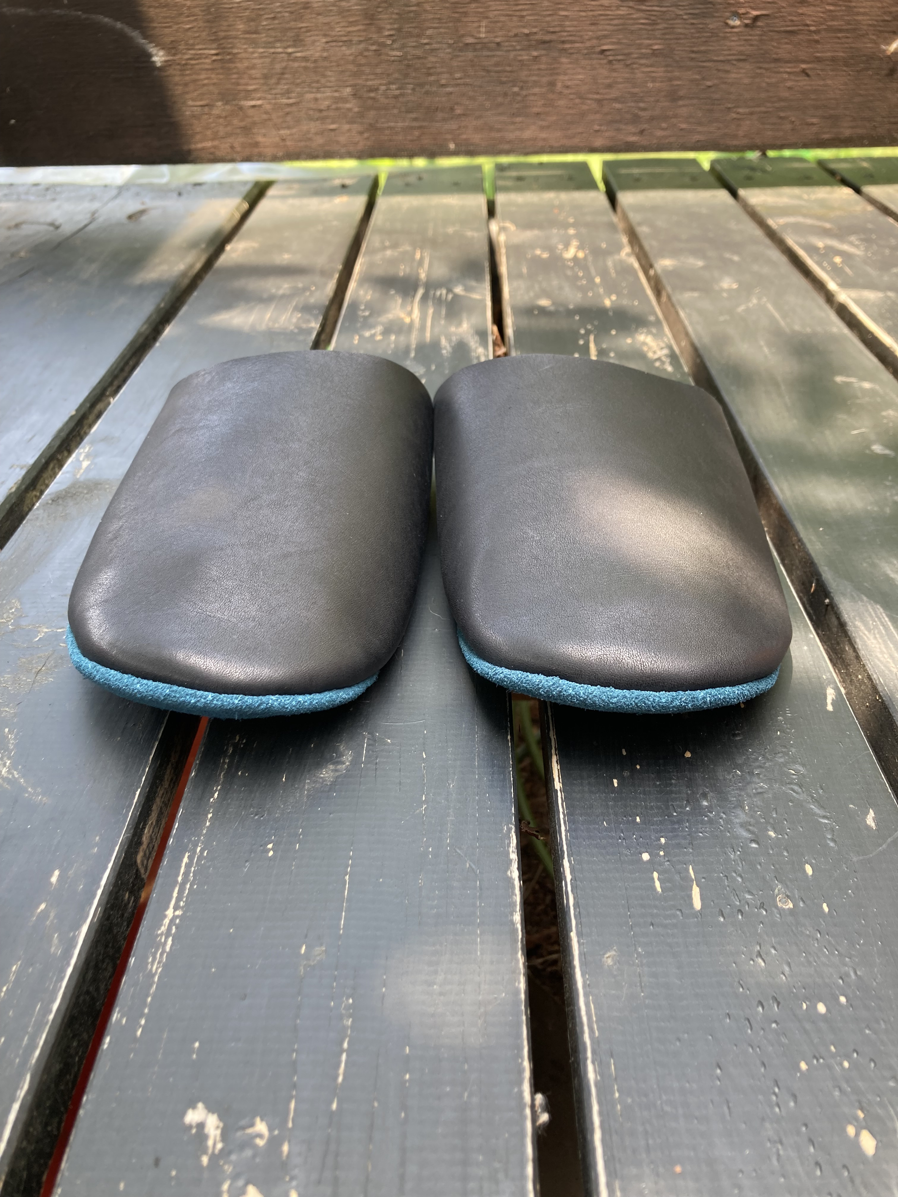 革スリッパ　ルームシューズ　黒　Sサイズ　送料無料