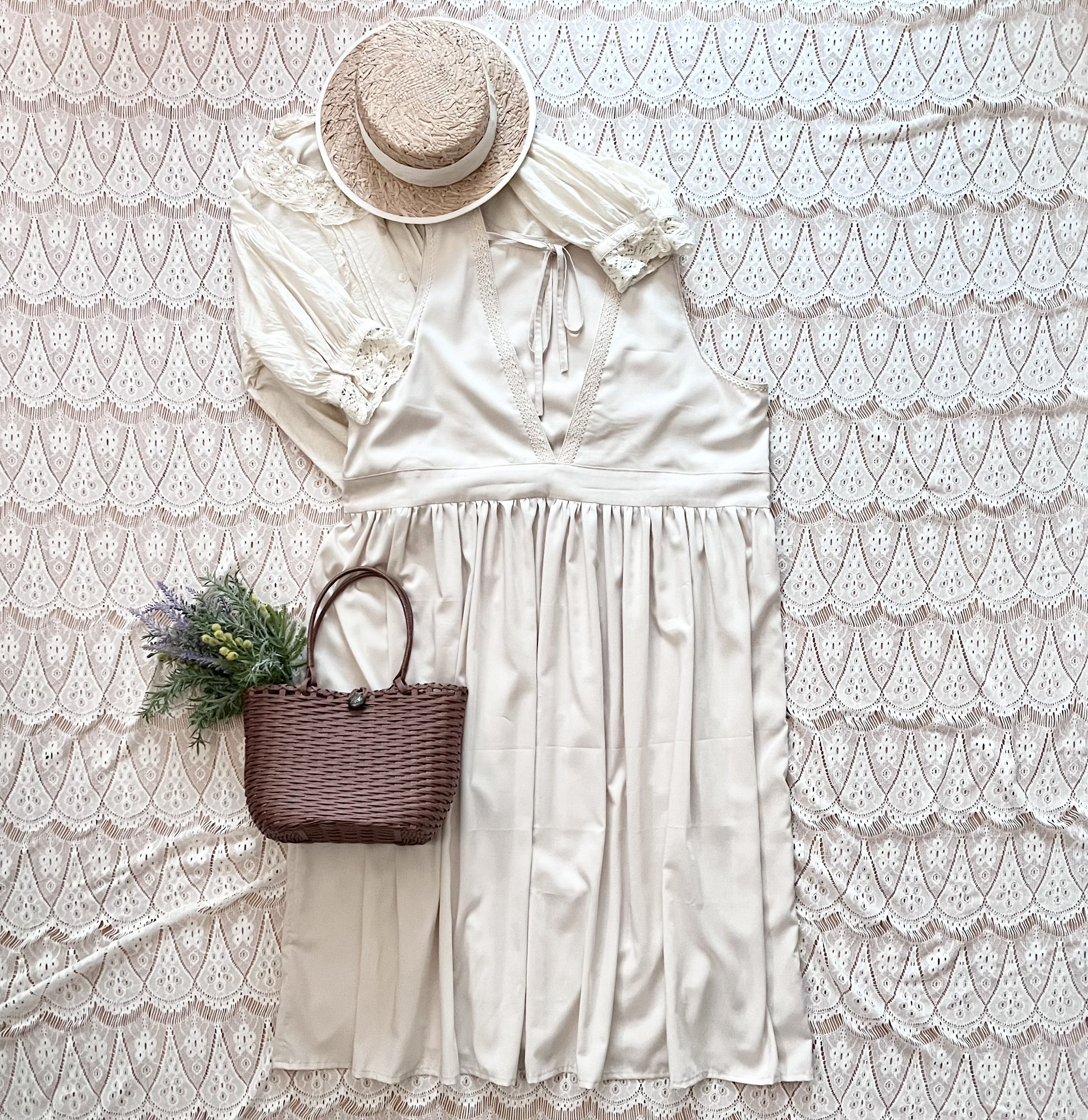 ※SALE ノースリーブＶネックワンピース　ベージュ