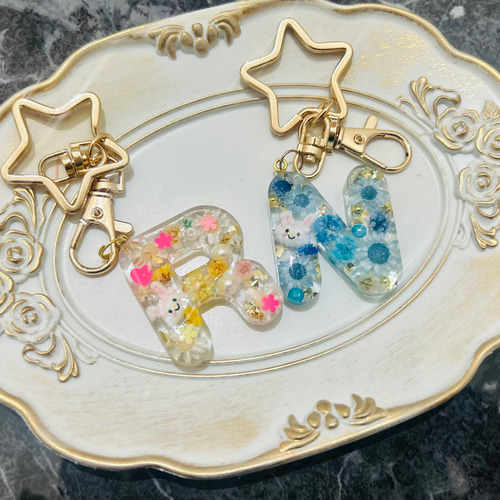 イニシャルレジンキーホルダー⭐︎オーダーメイド