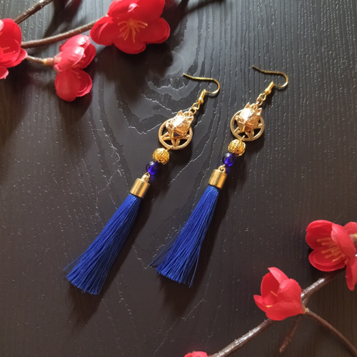サブカル】狐面とタッセルのピアス(イヤリング)（青）【チャイナ【中華
