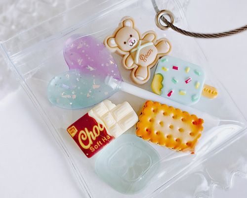 CANDY COLOR TICKET フェイクスイーツ作家様 バッグチャーム Webshop用作品の詳細（テトラパックのバッグチャーム） | CANDY COLOR