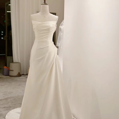 送料無料！ウェディングドレス ベアトップ シワ デザイン感 披露宴