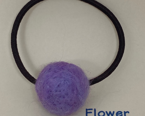 ミックス(紫の濃淡)の丸い羊毛フェルトのヘアゴム ヘアゴム りのみん