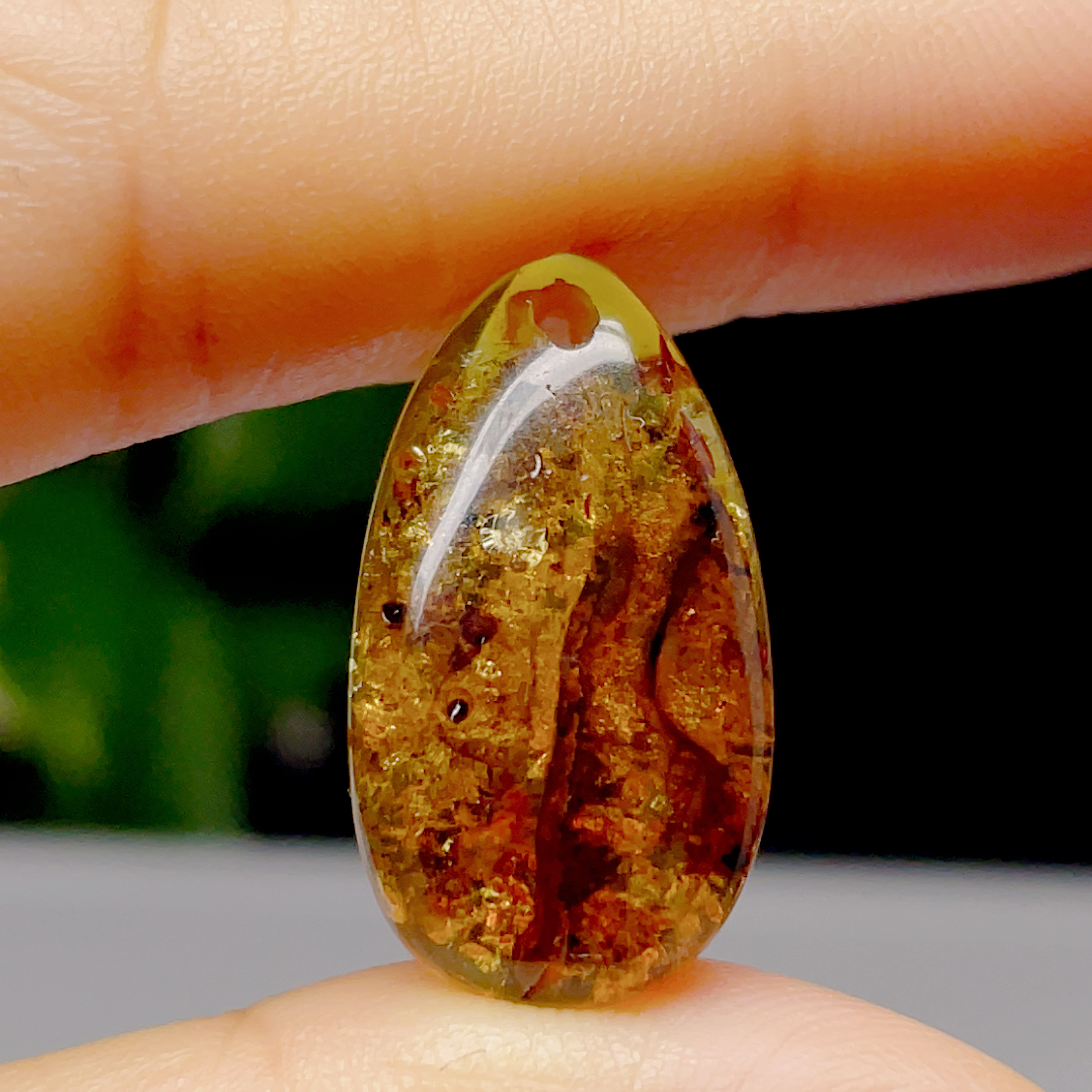 天然琥珀　アンバー　ペンダントトップ　ペンダント【超美品】  94