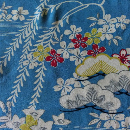 古布*正絹紋錦紗縮緬*水色に柳・桜*33x143cm*はぎれ 古布*正絹紋錦紗縮緬*水色に柳・桜*33x143cm*はぎれ