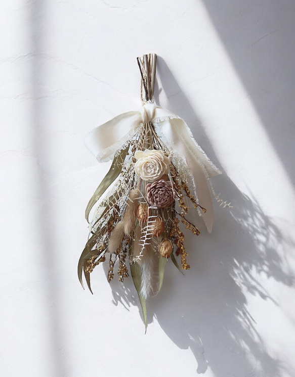 ドライフラワーꕤ︎︎スプレーバラと小花ꕤ︎︎ハロウィン スワッグꕤ︎︎壁飾り バラ入り）Tida Flowerの、ドライフラワーミニスワッグ | ドライ