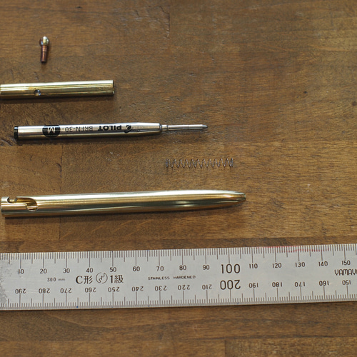 真鍮製ボルトアクションのボールペン（G2タイプ） ペン・筆記用具 金