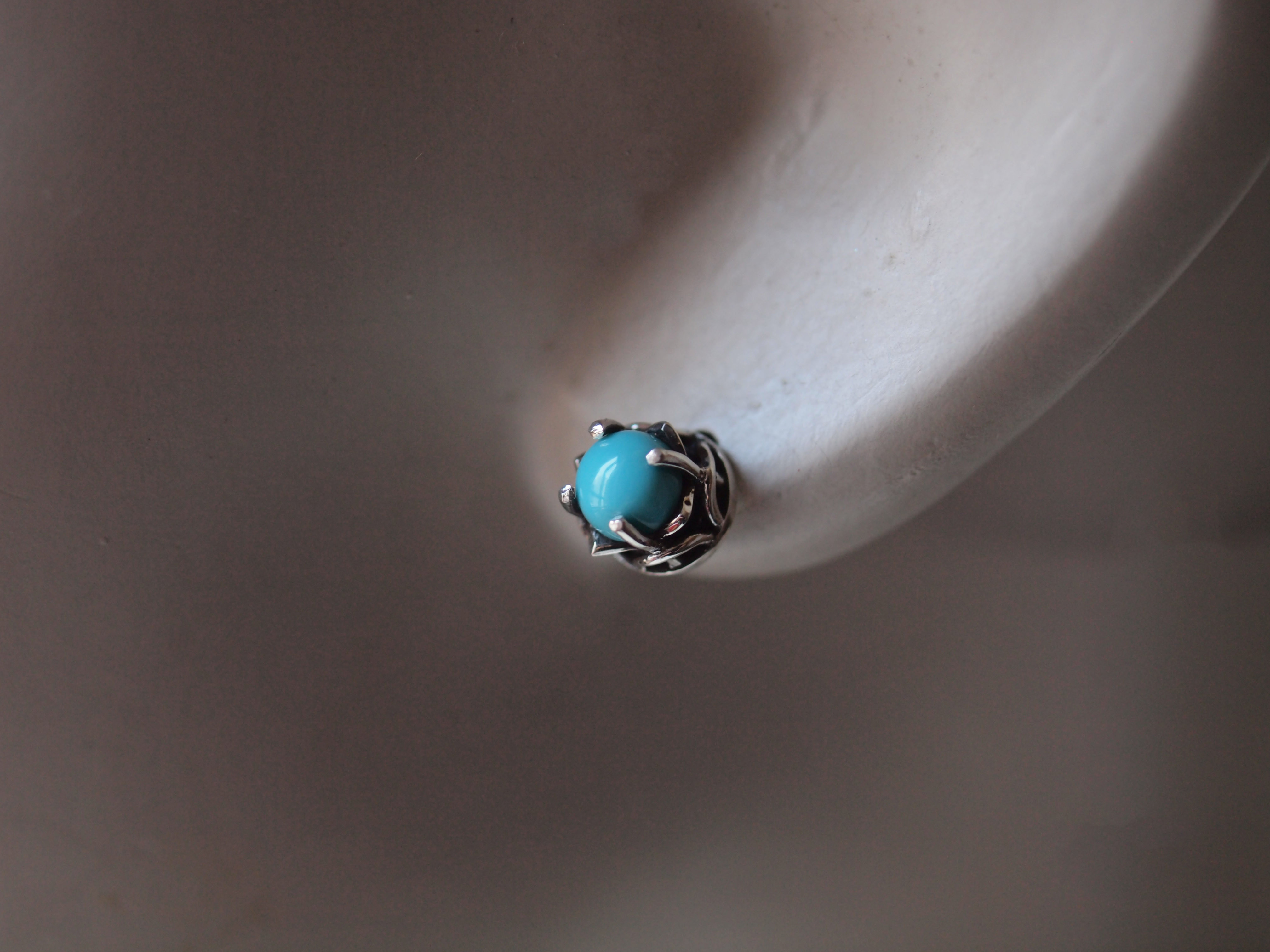 【カボッションタイプ】ヒトツブピアス　ターコイズ