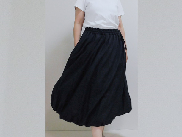 ふわりふわりまるで風船みたい∞○゜フレアスカート変化形～コットンリネンのバルーンスカート・ダークネイビー