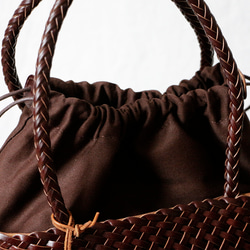 レトロな本革ハンドバッグカゴバッグ　手編み巾着大容量通勤バッグ　コーヒー色 5枚目の画像