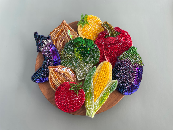 特集掲載》選べる夏野菜のビーズ刺繍ブローチの福袋《Creema限定》夏