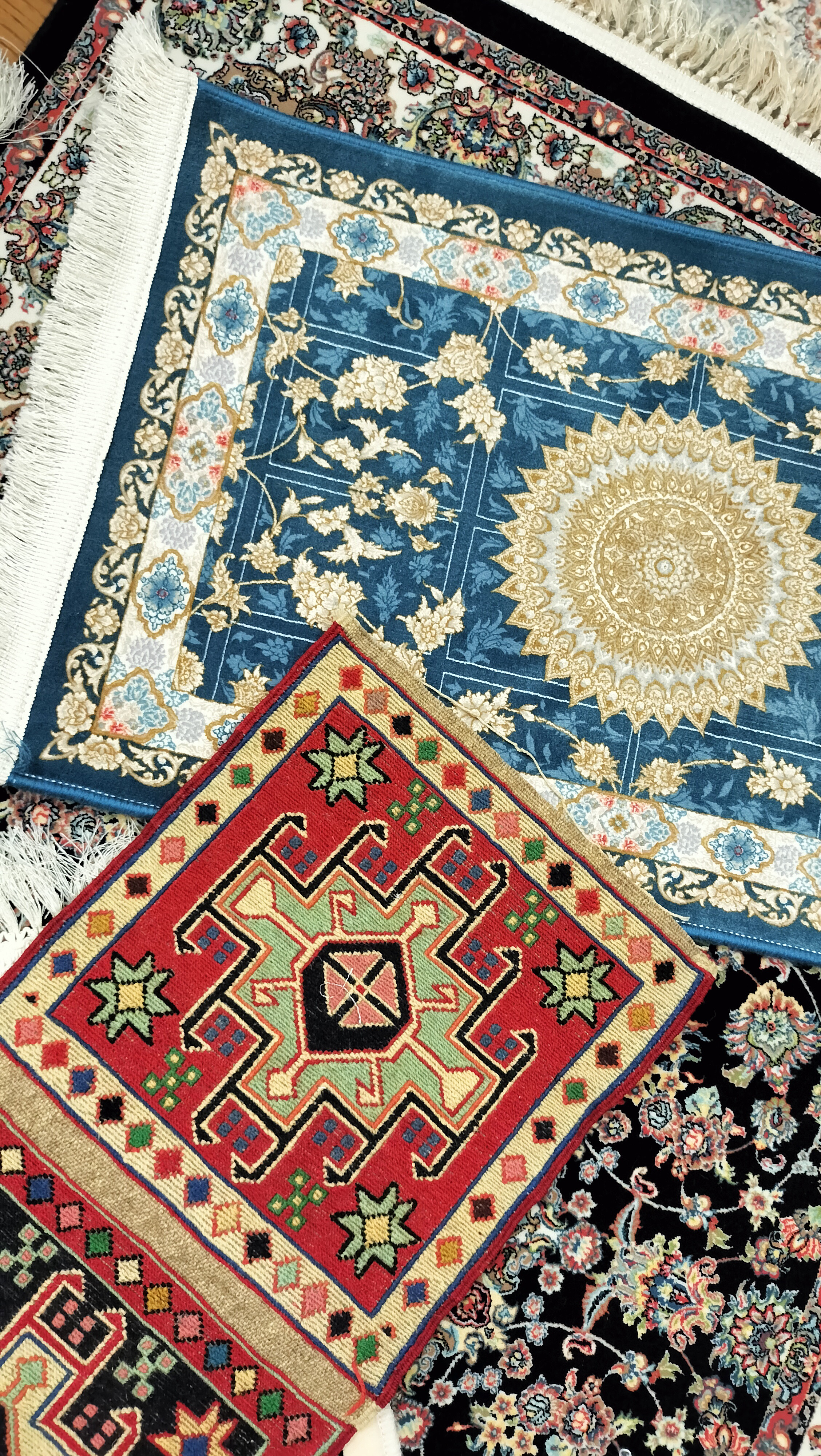 タブリーズの手作りキリム 30x30c