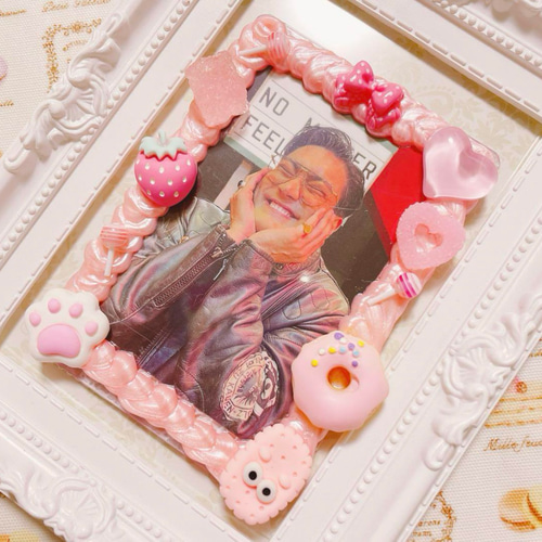 NO.40】いちごとお菓子のホイップデコのトレカケース(ピンク