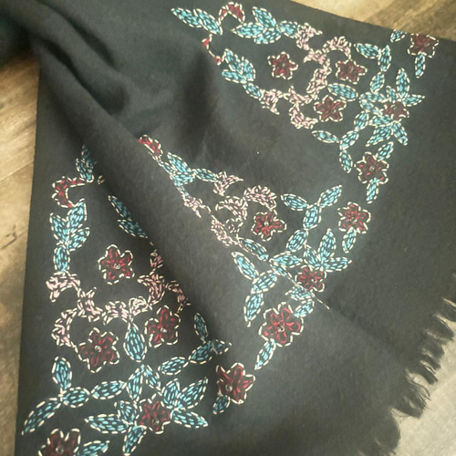 dosa ドーサ 刺し子刺繍 ストール　値下げしました！ dosa ドーサ 刺し子刺繍 ストール 値下げしました！ ドーサ