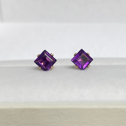 14kgf》天然石 4mm アメジスト スクエアピアス／ノンホールピアス