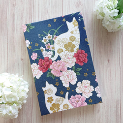 受注制作】ねこの形のポーチ にゃんこ色々 猫型ポーチ ポーチ Atelier