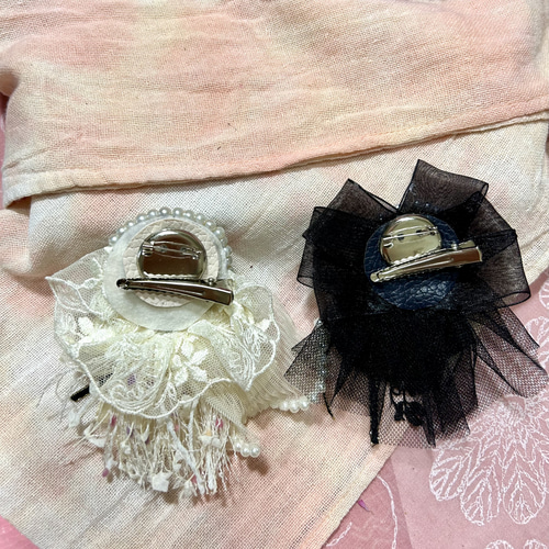 ご検討中】2way* ホワイトフラワーにインド刺繍リボンタッセル