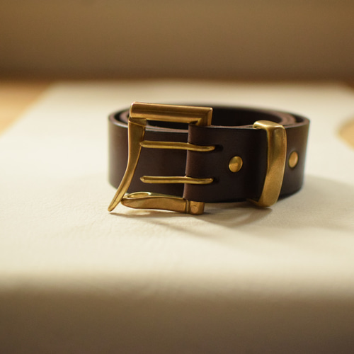 ファイヤーマンバックルベルト/ミラージュ革/名入れ可能/手裁断/メンズ