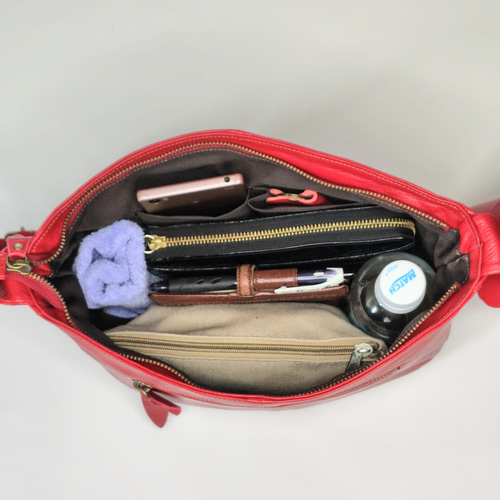 Creema限定日本製】しっとり柔らか牛革ムーンショルダーバッグ