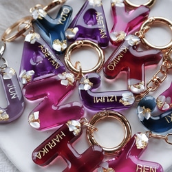 crash shell】名入れ レジン キーホルダー プチギフト お揃い ペア 席