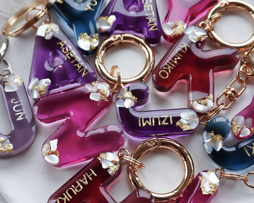 crash shell】名入れ レジン キーホルダー プチギフト お揃い ペア 席