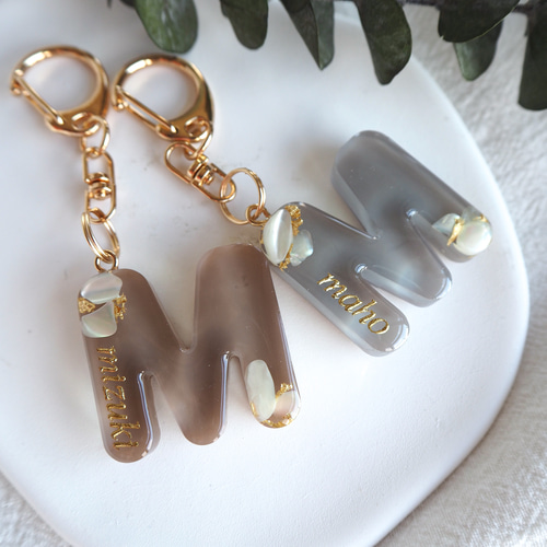 crash shell】名入れ レジン キーホルダー プチギフト お揃い ペア 席