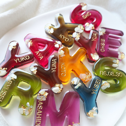 crash shell】名入れ レジン キーホルダー プチギフト お揃い ペア 席