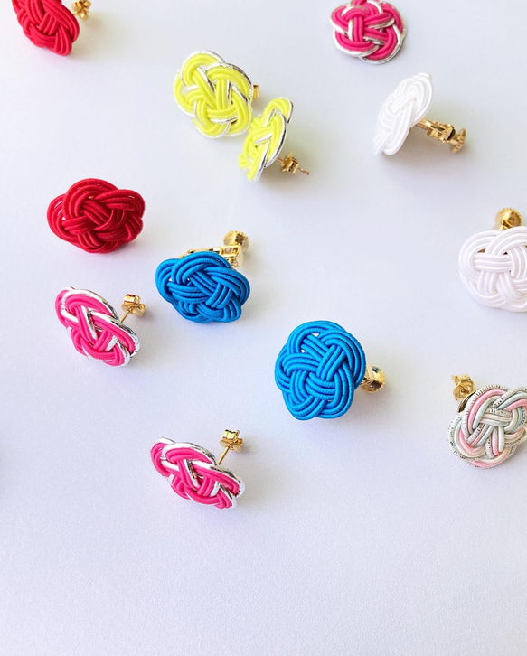 白い花 ピアス/イヤリング　洋服にも◎着物や浴衣、和風で和服・和装にぴったり 3枚目の画像