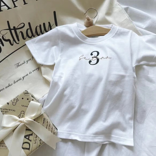 送料無料】名入れTシャツ｜好きな数字＆お名前をデザイン