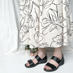 【最終処分価格】テープで足にフィット♪　カシメが可愛いかかと付きサンダル　6841 3枚目の画像