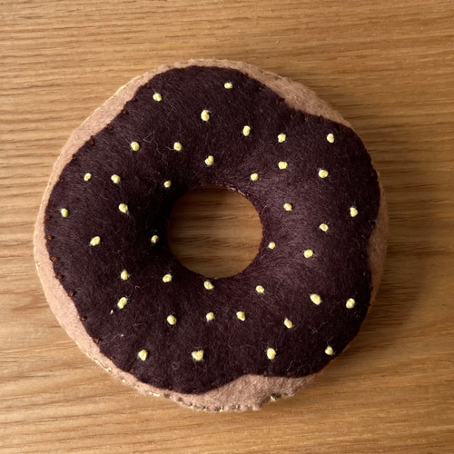 送料無料※フェルトドーナツ(c)チョコ おもちゃ・人形 ぽち 通販