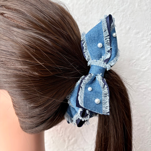 ハンドメイド　デニム　リメイク　バナナクリップ　ダメージ　リボン　レザー デニムリボンクリップ バナナクリップ ブルーデニムリボン