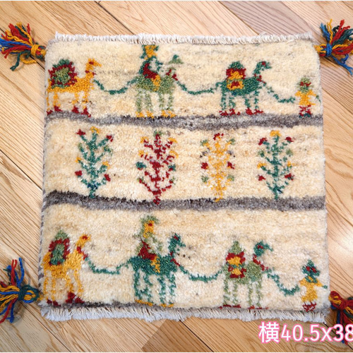 秋入荷】ペルシャ ギャッベ ミニマット 40x37.5cm ラクダ ベージュ カーペット・絨毯・ラグ・マット オリエンタルラグファクトリー自由が丘  通販｜Creema(クリーマ) 18264956