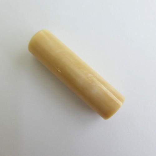 希少！高級品！マッコウ鯨歯 芯持ち印材 φ15.10×54.68㎜ トカゲ