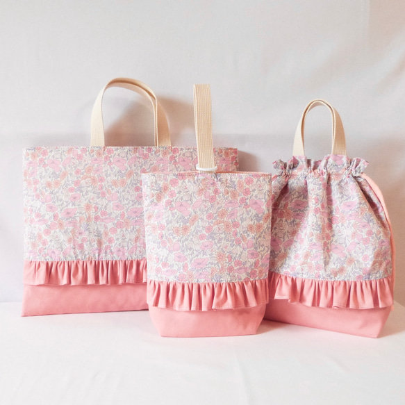 ポピー＆デイジー リバティ komi　リバティ　レッスンバック　体操着入れ　ハンドメイド の 体操着入れ レッスンバッグ フリル付き 手提げ・レッスンバッグ・入園グッズ