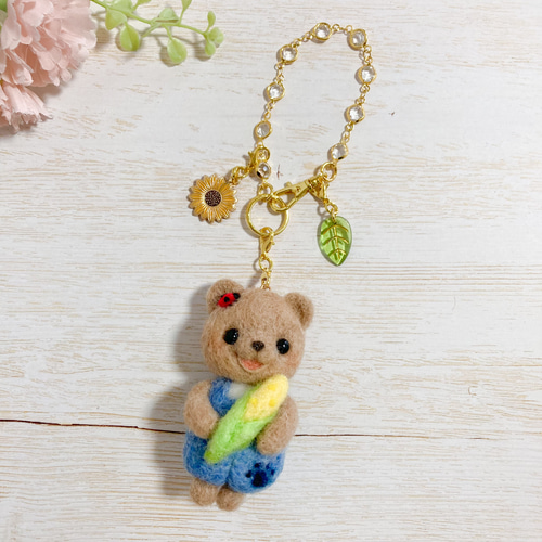 羊毛フェルト　殿パグさん　小さなキーホルダー ミニサイズキーホルダー パグちゃん💕 そーいえば自分用に 全く