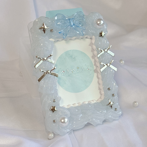 B8硬質トレカケースデコ　リボン　フラワー　ブルー　グレー【BG2】 B8硬質トレカケースデコ リボン フラワー ブルー グレー【BG2