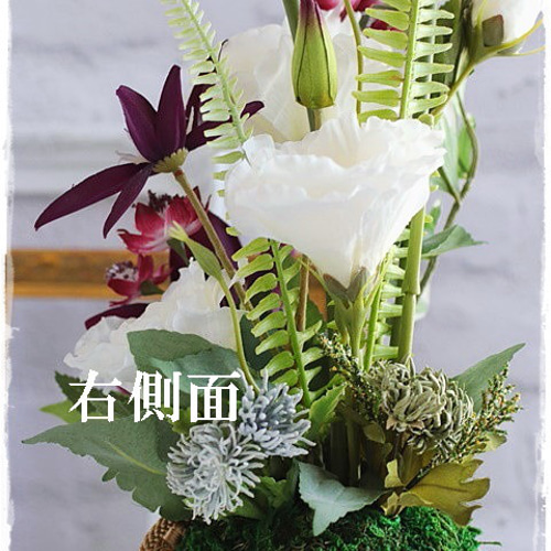 お供え花】カラーとクレマチスでスッキリと、インテリアフラワーとして