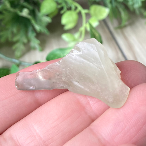 ポジティブなエネルギーで癒しを得る/リビアングラス/パワー 天然石  