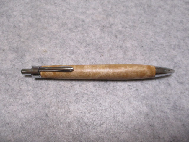 栃(トチ)　キルト杢　キヌカオイル仕上げ　木軸ボールペン(シャープペンシル)