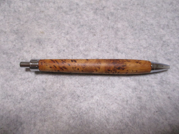 屋久杉　泡瘤　椿油仕上げ　木軸ボールペン(シャープペンシル)　希少材 