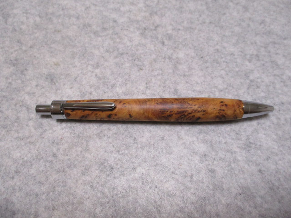 屋久杉　泡瘤　椿油仕上げ　木軸ボールペン(シャープペンシル)　希少材 