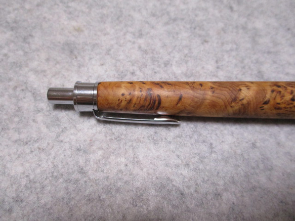 屋久杉　泡瘤　椿油仕上げ　木軸ボールペン(シャープペンシル)　希少材 