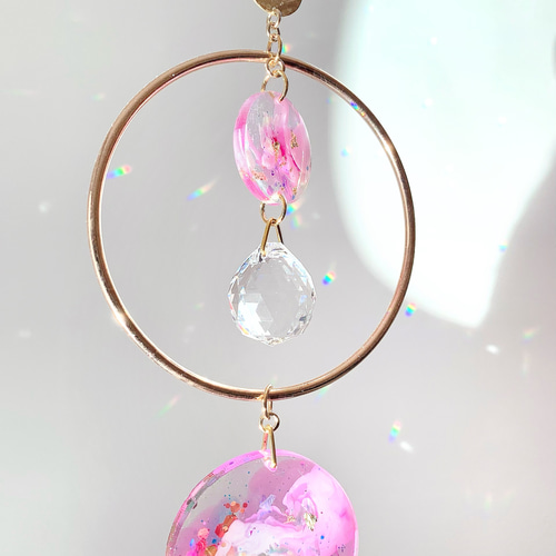 ピンクカラーレジンとクリスタルボールのサンキャッチャー “Copenhagen