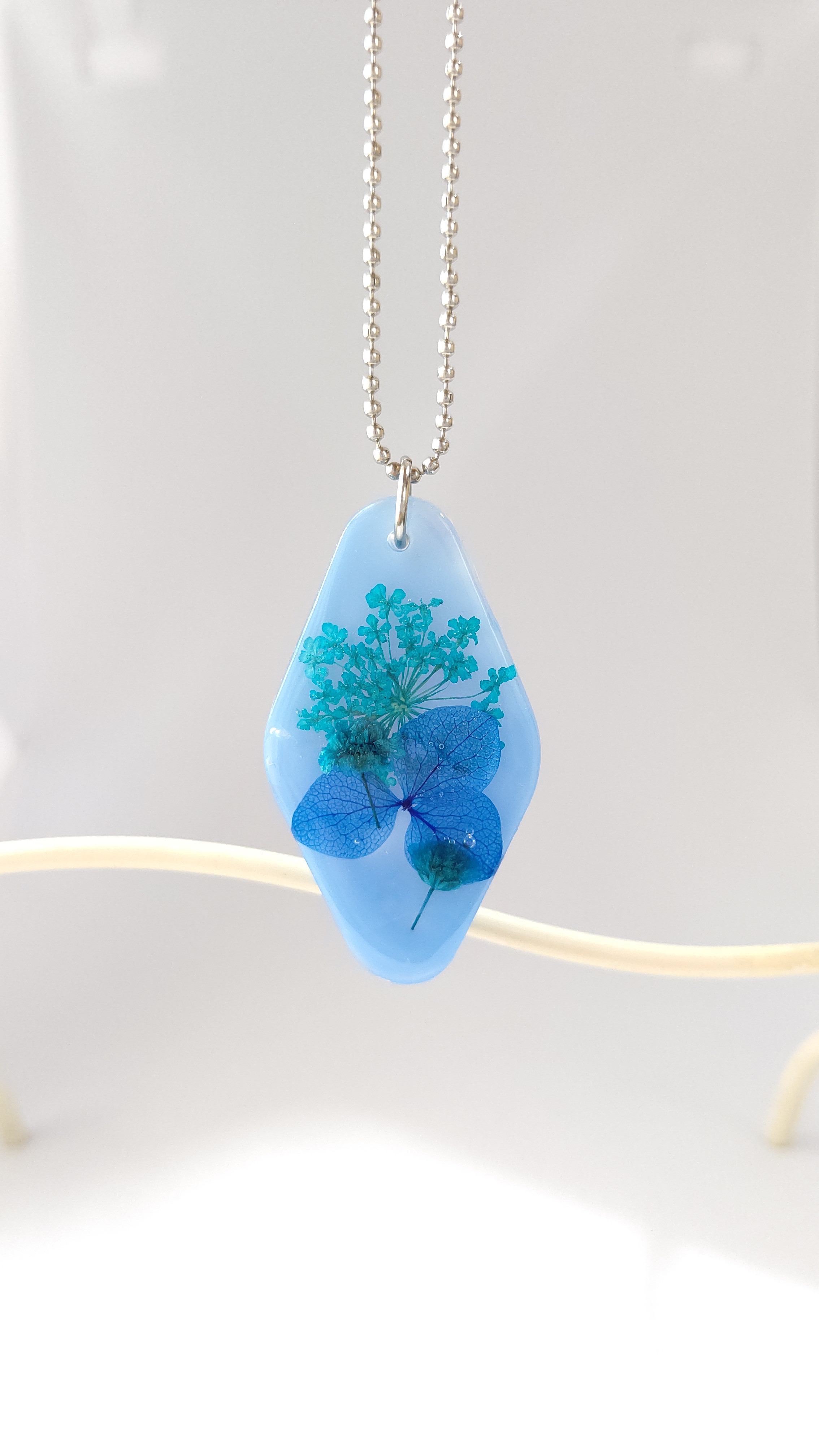 【N.574】ハンドメイド　キーチェーン 紫陽花　レースフラワー　青 【N.574】ハンドメイド　キーチェーン 紫陽花　レースフラワー　青