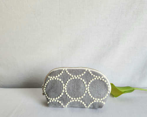 ラウンドポーチ タンバリン ライトグレー ミナペルホネンの