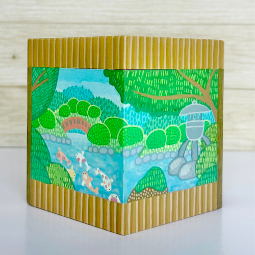 日本庭園の絵を描いた木箱です。誕生日や記念日、ご褒美やプチ