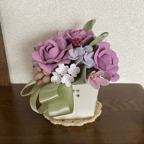 クレイクラフト ❁ スモーキーピンクとグリーンリボンのアレンジ
