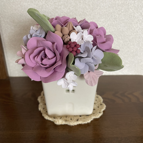 クレイクラフト ❁ スモーキーピンクとグリーンリボンのアレンジ