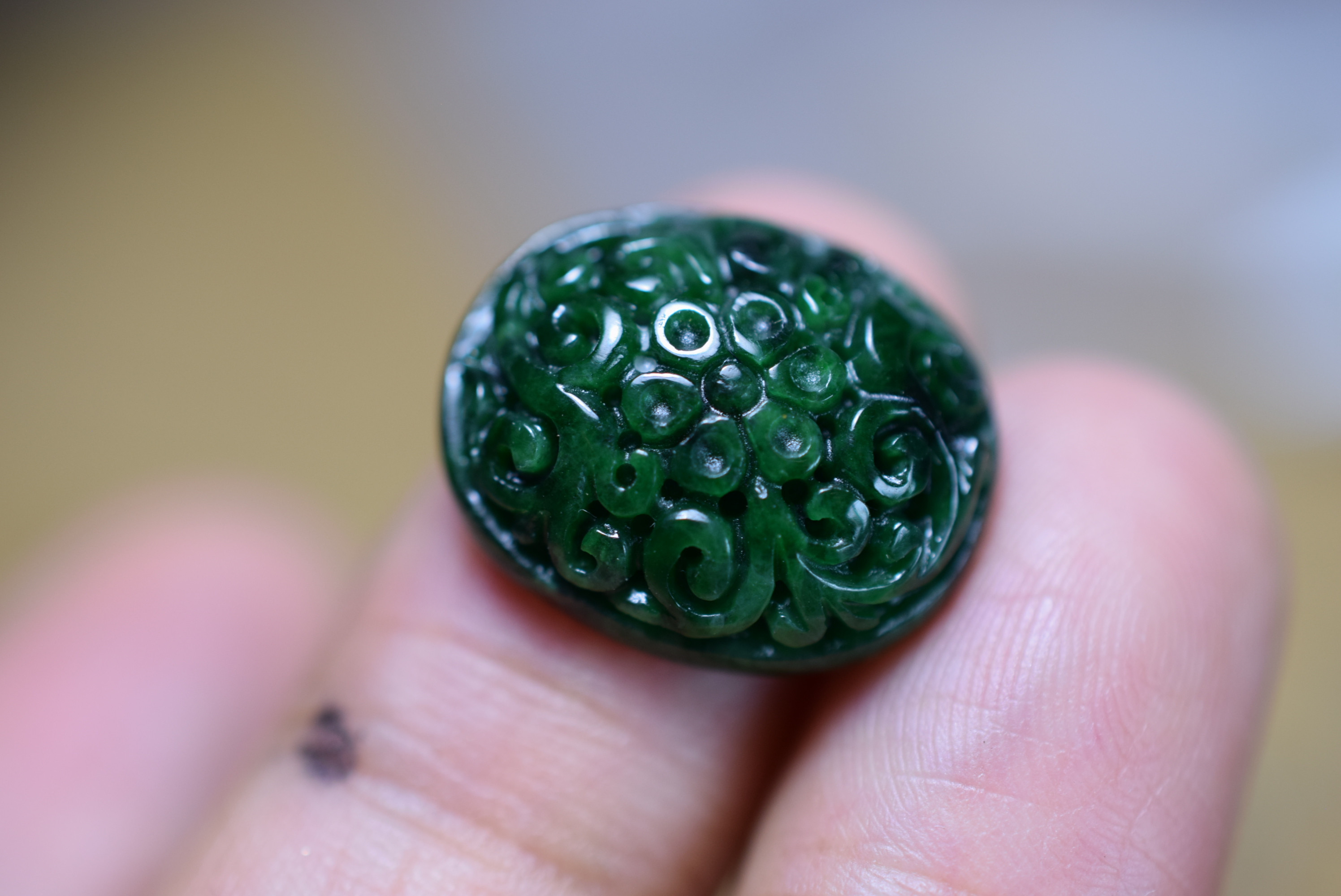 RS7-10 上品 手彫り 花型 ミャンマー産 深緑 本翡翠 ルース 裸石 硬玉 ジェダイト